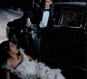 EL SECRETO DE MIS PADRES ME COSTÓ EL MATRIMONIO Y CASI LA VIDA: FUI ABANDONADA EN LA NIEVE EN MI DÍA DE BODA. PERO AL TOCAR FONDO, UN NIÑO Y SU PADRE MILLONARIO, DUEÑOS DE LA HACIENDA MÁS IMPONENTE, ME ENSEÑARON QUE LA VERDADERA FORTUNA NO SE LLEVA EN EL VESTIDO. LA HISTORIA DETRÁS DEL VESTIDO ROTO Y EL COMIENZO DEL VERDADERO AMOR EN UNA NOCHEBUENA CONGELADA.