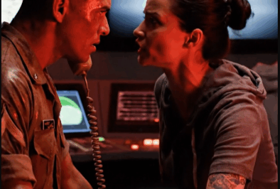 EL DÍA QUE LA SECRETARIA DE LA BODEGA REESCRIBIÓ LA HISTORIA DE LA BASE NAVAL: CÓMO LA ‘CHICA NUEVA’ A LA QUE IGNORARON POR DÉBILE FUE REVELADA COMO LA LÍDER TÁCTICA MÁS TEMIDA DE TODO EL PAÍS