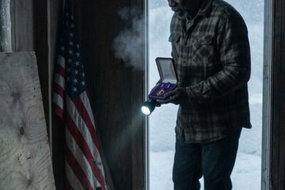 He Was Starving And Freezing In A Brutal Chicago Blizzard When A Dying Stranger Crashed At His Feet. What This Homeless Veteran Did Next—Selling His Most Precious Treasure To Save A Man He Didn’t Even Know—Sparked A Miracle That Left The Entire City In Tears. You Won’t Believe The Shocking Identity Of The Stranger, Or The Roaring Army He Brought Back To Say Thank You.