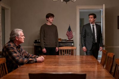 The year the silence at the Thanksgiving table was finally broken, not by a shout, but by a quiet knock at the door.