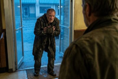 Bankrupt in Chicago: I Gave My Last Plate of Food to a Homeless Stranger While Neighbors Laughed at My Ruin, Then the Police Arrived to Seize My Legacy…