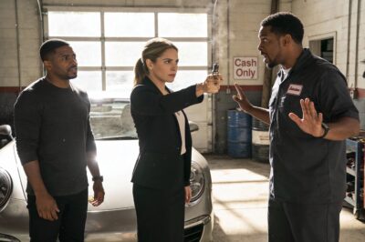 Poor mechanic in Nashville risks his job to help a stranger, then a Porsche pulls up…