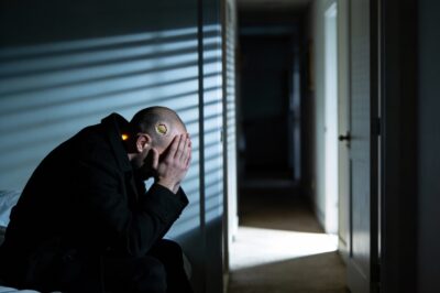 I carried his bags to Room 1046 and saw the fear in his eyes, but nothing could prepare me for the * bloodbath I found days later inside that locked hotel room.