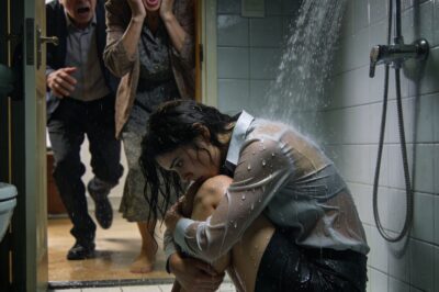 My Sister Stole My Fiancé To Prove She Was Better, But Years Later She Begged For My Life At Our Mother’s Funeral.